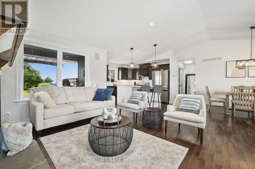 9 Fieldcrest Court, Brighton, ON - Indoor Photo Showing Living Room