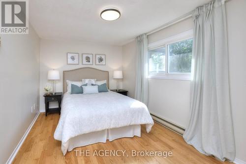 807 Elgin Street N, Cambridge, ON - Indoor Photo Showing Bedroom