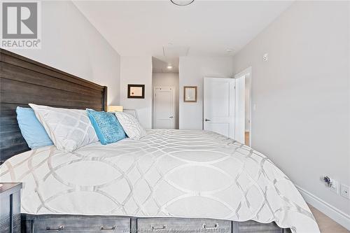 1900 6Th Concession Road Unit# 112, Lasalle, ON - Indoor Photo Showing Bedroom