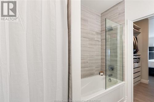 1900 6Th Concession Road Unit# 112, Lasalle, ON - Indoor Photo Showing Bathroom