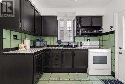 43 Strathearne Avenue, Hamilton (Homeside), ON - Indoor Photo Showing Kitchen