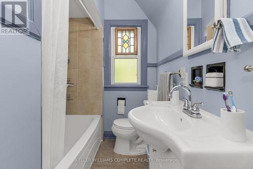 43 Strathearne Avenue, Hamilton (Homeside), ON - Indoor Photo Showing Bathroom