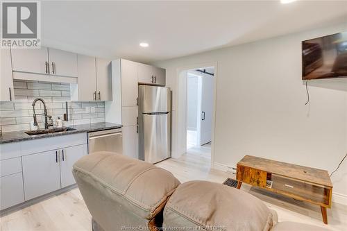 298 George Unit# Upper, Amherstburg, ON - Indoor Photo Showing Kitchen