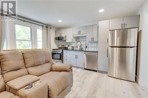 298 George Unit# Upper, Amherstburg, ON - Indoor Photo Showing Kitchen