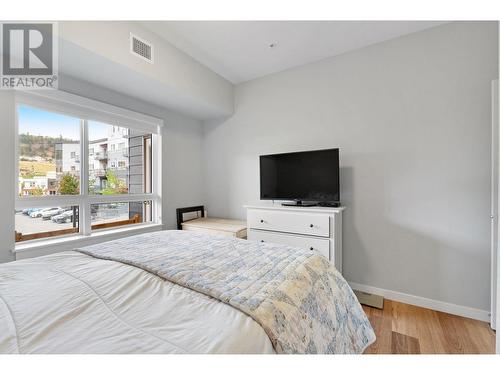 722 Valley Road Unit# 217, Kelowna, BC - Indoor Photo Showing Bedroom