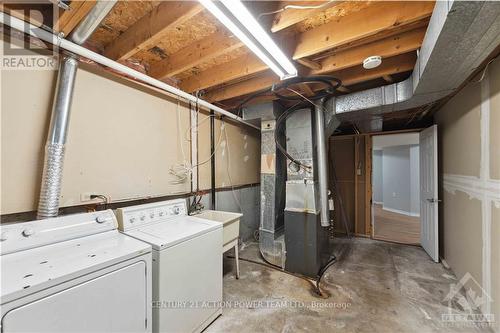 127 Woodbury Crescent, Ottawa, ON - Indoor Photo Showing Laundry Room