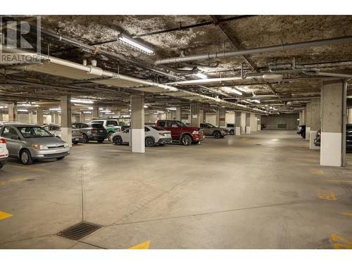 3842 Old Okanagan Highway Unit# 4401, West Kelowna, BC - Indoor Photo Showing Garage