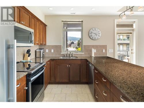 3842 Old Okanagan Highway Unit# 4401, West Kelowna, BC - Indoor Photo Showing Kitchen