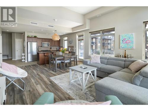 3842 Old Okanagan Highway Unit# 4401, West Kelowna, BC - Indoor Photo Showing Living Room