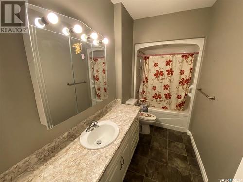 104 123 Balmoral Street, Yorkton, SK - Indoor Photo Showing Bathroom