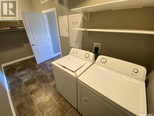 104 123 Balmoral Street, Yorkton, SK - Indoor Photo Showing Laundry Room