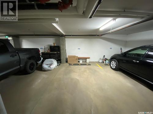 104 123 Balmoral Street, Yorkton, SK - Indoor Photo Showing Garage