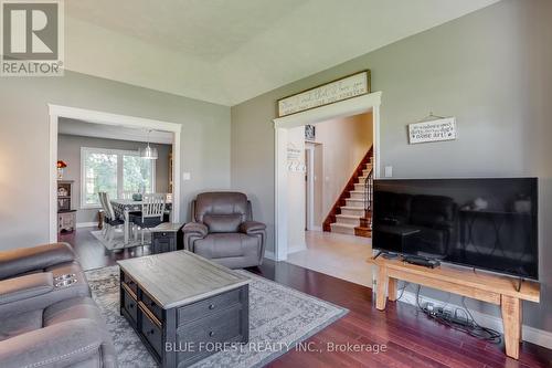 1 Meadowbrook Lane, Thames Centre (Thorndale), ON - Indoor Photo Showing Living Room