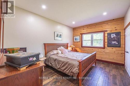 177 Ellwood Crescent, Galway-Cavendish And Harvey, ON - Indoor Photo Showing Bedroom