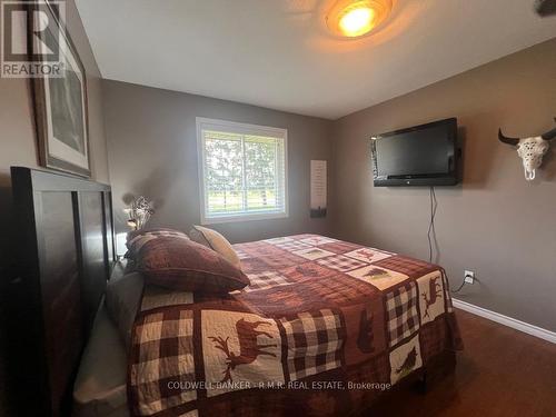 294 Seventh Concession Road W, Brant (Burford), ON - Indoor Photo Showing Bedroom