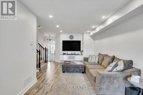 81 Breakwater Drive, Whitby (Port Whitby), ON - Indoor Photo Showing Living Room