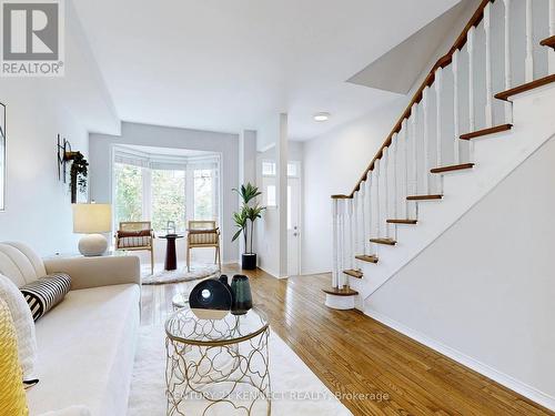 9504 Sheppard Avenue E, Toronto (Malvern), ON - Indoor Photo Showing Living Room