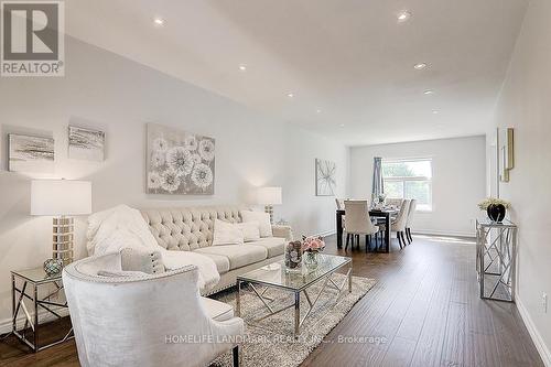 22 Taos Court, Richmond Hill (Westbrook), ON - Indoor Photo Showing Living Room