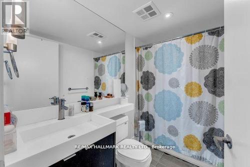 3305 - 25 Telegram Mews, Toronto, ON - Indoor Photo Showing Bathroom