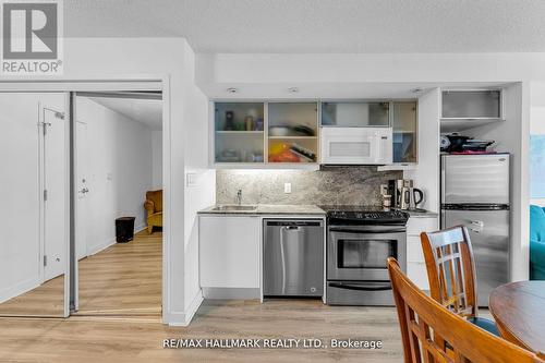 3305 - 25 Telegram Mews, Toronto (Waterfront Communities), ON - Indoor Photo Showing Kitchen