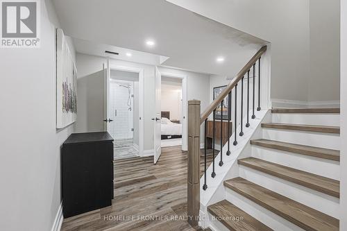 9 Hearthside Avenue, Richmond Hill, ON - Indoor Photo Showing Other Room