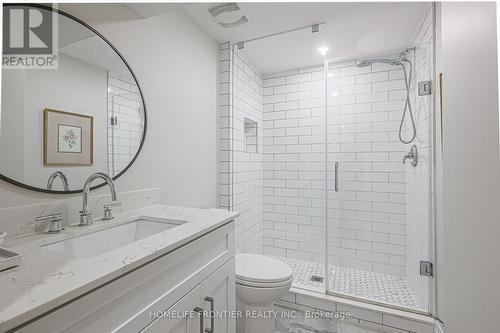 9 Hearthside Avenue, Richmond Hill (Jefferson), ON - Indoor Photo Showing Bathroom