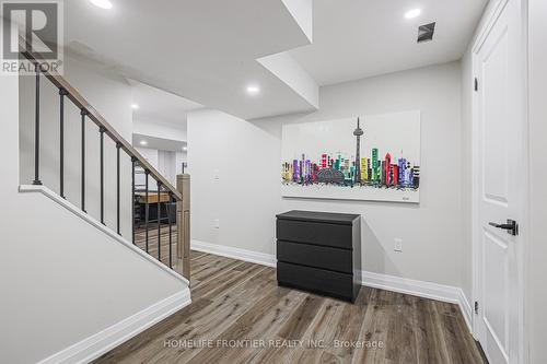 9 Hearthside Avenue, Richmond Hill, ON - Indoor Photo Showing Other Room