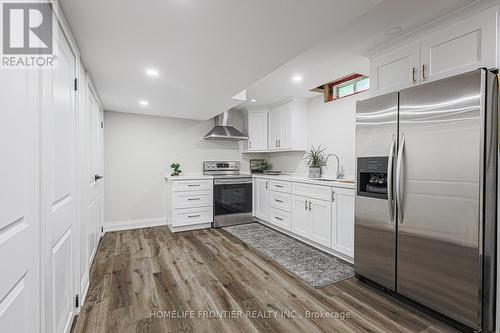 9 Hearthside Avenue, Richmond Hill (Jefferson), ON - Indoor Photo Showing Kitchen