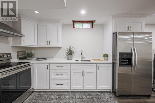 9 Hearthside Avenue, Richmond Hill (Jefferson), ON - Indoor Photo Showing Kitchen