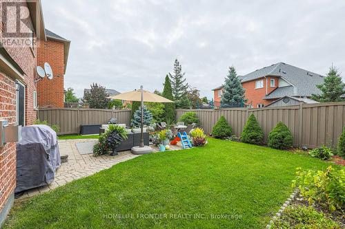 9 Hearthside Avenue, Richmond Hill (Jefferson), ON - Outdoor