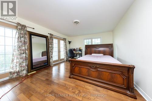 135 Spruce Avenue W, Richmond Hill, ON - Indoor Photo Showing Bedroom