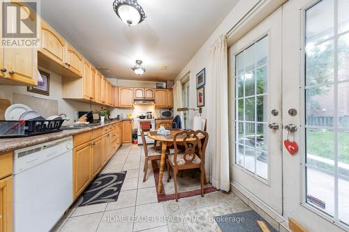 135 Spruce Avenue W, Richmond Hill (South Richvale), ON - Indoor Photo Showing Kitchen With Double Sink