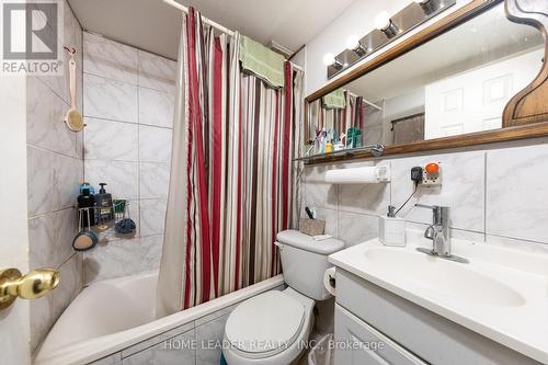 135 Spruce Avenue W, Richmond Hill (South Richvale), ON - Indoor Photo Showing Bathroom