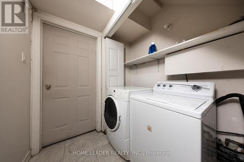 135 Spruce Avenue W, Richmond Hill (South Richvale), ON - Indoor Photo Showing Laundry Room