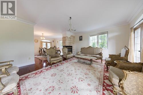 135 Spruce Avenue W, Richmond Hill, ON - Indoor Photo Showing Living Room With Fireplace