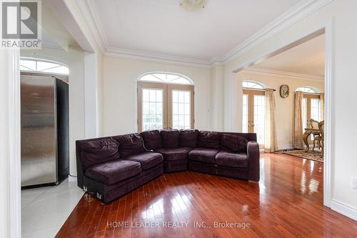 135 Spruce Avenue W, Richmond Hill (South Richvale), ON - Indoor Photo Showing Living Room