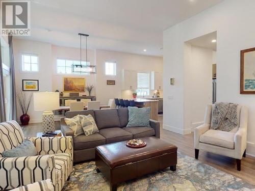 4048 Saturna Ave, Powell River, BC - Indoor Photo Showing Living Room