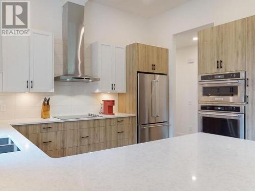 4048 Saturna Ave, Powell River, BC - Indoor Photo Showing Kitchen With Double Sink With Upgraded Kitchen