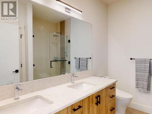 4048 Saturna Ave, Powell River, BC - Indoor Photo Showing Bathroom