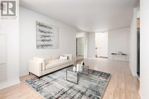 1703 - 4850 Glen Erin Drive, Mississauga, ON - Indoor Photo Showing Living Room