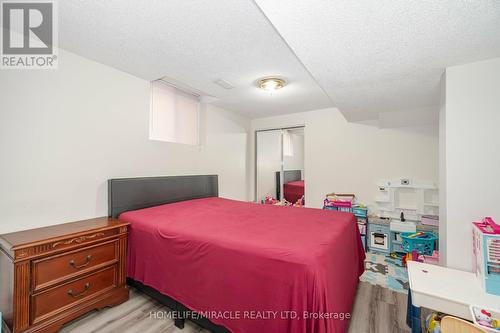 2 Ebby Avenue, Brampton (Heart Lake West), ON - Indoor Photo Showing Bedroom