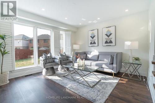 36 Frontenac Crescent, Brampton (Fletcher'S Meadow), ON - Indoor Photo Showing Living Room