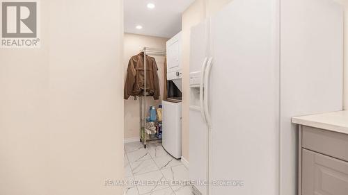 28 Slessor Lane, Brampton, ON - Indoor