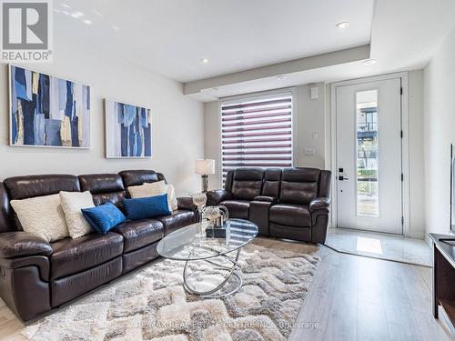 45 Knotsberry Circle, Brampton, ON - Indoor Photo Showing Living Room