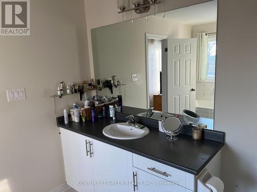 7512 Marpin Court, Niagara Falls, ON - Indoor Photo Showing Bathroom