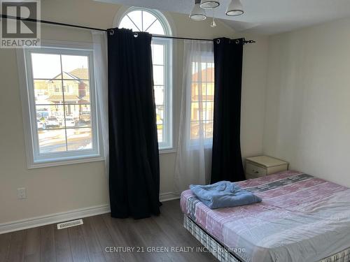 7512 Marpin Court, Niagara Falls, ON - Indoor Photo Showing Bedroom