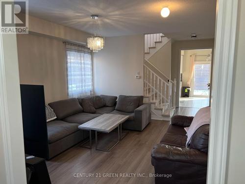 7512 Marpin Court, Niagara Falls, ON - Indoor Photo Showing Living Room