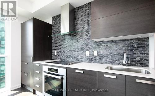 3003 - 9 Bogert Avenue, Toronto, ON - Indoor Photo Showing Kitchen With Upgraded Kitchen