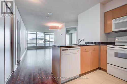 2907 - 373 Front Street W, Toronto (Waterfront Communities), ON - Indoor Photo Showing Kitchen