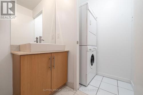 1209 - 55 Bremner Boulevard, Toronto (Waterfront Communities), ON - Indoor Photo Showing Laundry Room